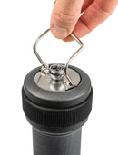 Moulin à Poivre Spécial Barbecue Peugeot 30 cm avec mécanisme en acier, design ergonomique, capacité généreuse, idéal pour assaisonner toutes vos grillades en extérieur.