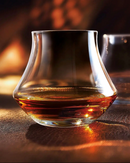 Découvrez le Verre à Whisky Spirit Warm Open Up de Chef & Sommelier, vendu en boîte de 6, conçu pour maximiser la dégustation de vos whiskys et spiritueux.