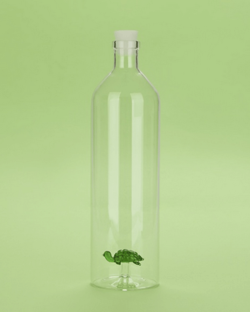 Bouteille Tortue Balvi, fabriquée avec des matériaux durables, offrant une solution écologique et ludique pour votre hydratation.