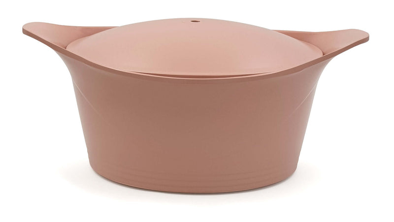     Cocotte 20 cm Cookut en guimauve, fabriquée à partir de métal recyclé, idéale pour des repas sains et savoureux grâce à son revêtement sans produits chimiques.

