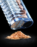 Moulin à muscade Cole & Mason Wallis avec compartiment de stockage intégré pouvant contenir jusqu'à 6 noix de muscade.