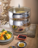 Le couscoussier inox Cristel appelé aussi couscoussière est un ensemble 3 pièces composé d'un demi-traiteur bombé, d'un panier à semoule bombé et d'un couvercle en verre cerclé inox.