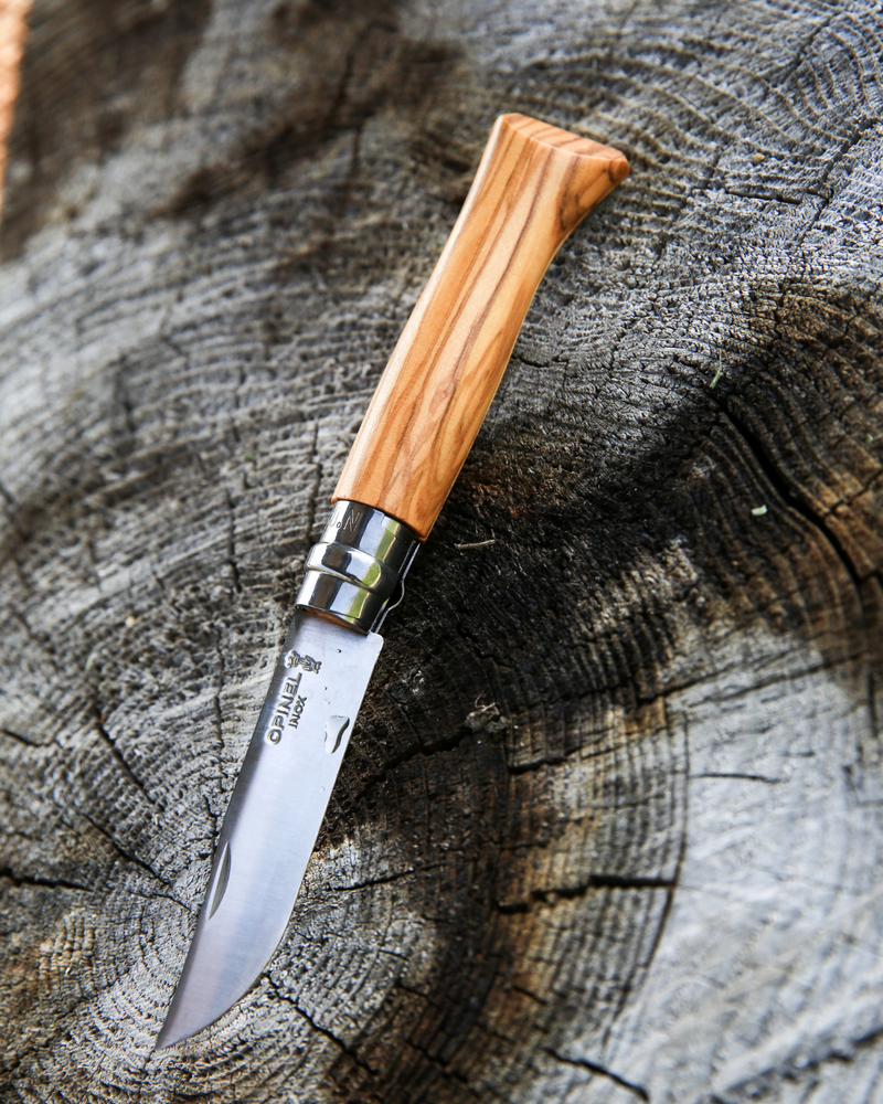 Couteau de poche Opinel N°08 avec manche en bois d'olivier