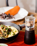 Moulin à muscade Peugeot Madras 15 cm en bois de hêtre teinté chocolat et inox, design élégant et moderne.