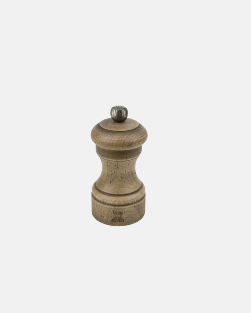 Moulin à Poivre Peugeot Bistro Antique en bois patiné, design inspiré du modèle de 1874, mécanisme en acier inoxydable, mouture réglable