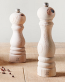 Moulin à sel Peugeot Paris Nature, fabriqué en bois upcyclé avec finition texturée naturelle, mécanisme en acier inoxydable.