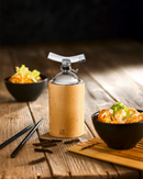 Moulin à graines de lin ISEN Peugeot en bois de hêtre et métal, fabriqué en France, idéal pour moudre les graines de lin au quotidien.