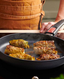 Poêle Nowo Titanium Induction Line avec revêtement en titanium, compatible induction, anti-adhésive et ergonomique pour une cuisson parfaite et facile à nettoyer.