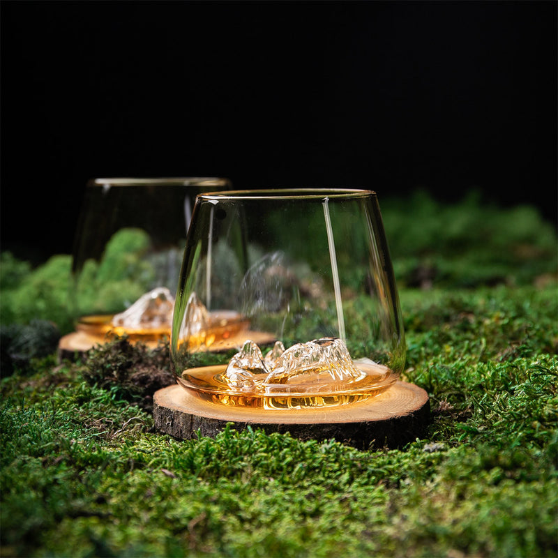 Set de 2 verres TOPOGRAPHIC Alaskan Maker avec gravures topographiques en relief 3D.