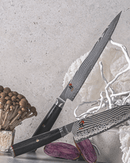 Sujihiki 24 cm – MIYABI Kaizen II 5000FCD avec Santoku pour comparer les tailles/