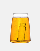 Détail du relief intérieur représentant la Tour de Pise dans le verre Alaskan Maker