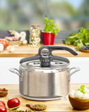 Autocuiseur Lagostina Domina Vitamin 5 L en inox, posé sur un plan de travail, idéal pour une cuisson rapide et saine. 