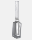 Écailleur à poisson Scalex de Westmark en aluminium avec lame en acier inoxydable et récipient collecteur intégré.