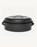 Cocotte Roaster Grand Modèle en acier émaillé avec un rôti en cuisson, idéale pour les repas familiaux.
