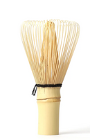 Fouet thé matcha en bambou, essentiel pour préparer un thé matcha authentique et raffiné.