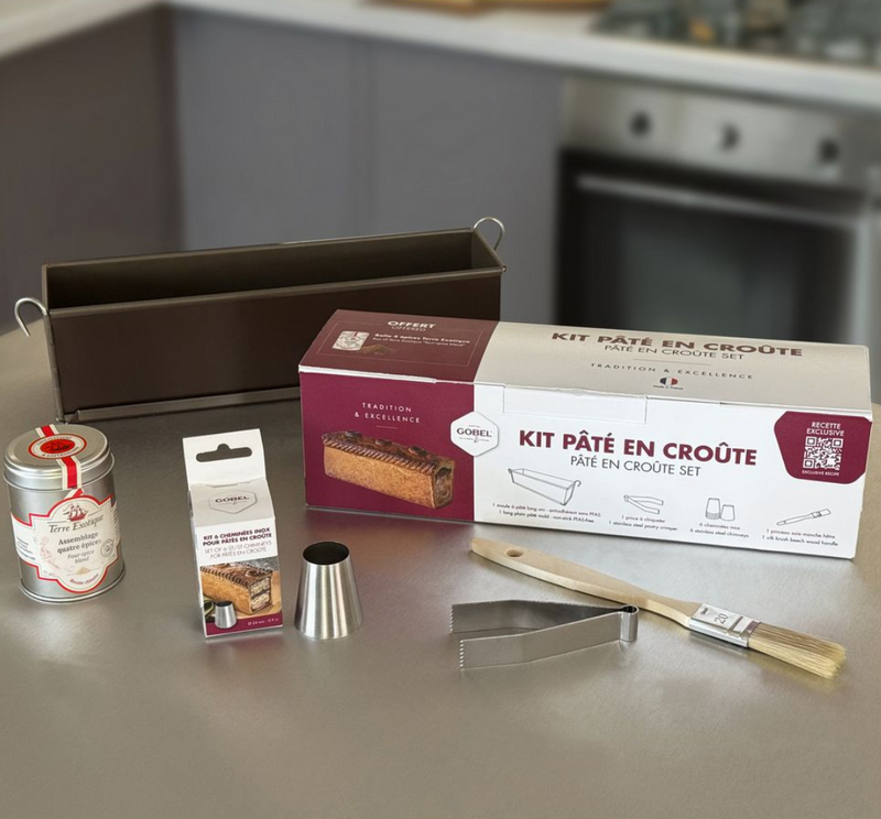 moule à paté en croute tellier sur un plan de travail