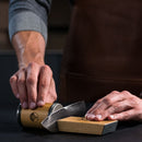 Aiguiseur de couteaux HORL 2 Chêne avec disque diamanté et design en bois de chêne, parfait pour un affûtage précis de tous vos couteaux de cuisine.