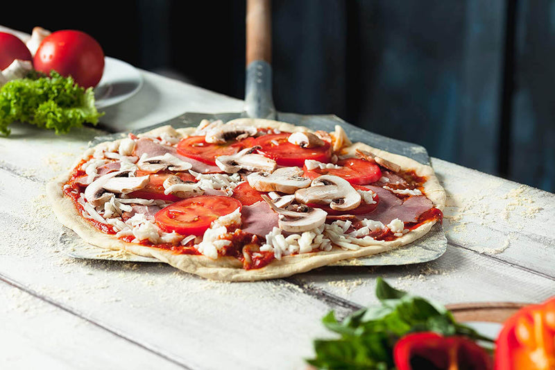 Pelle à pizza en métal avec poignée en bois, accessoire de cuisine pour fours traditionnels et électriques.